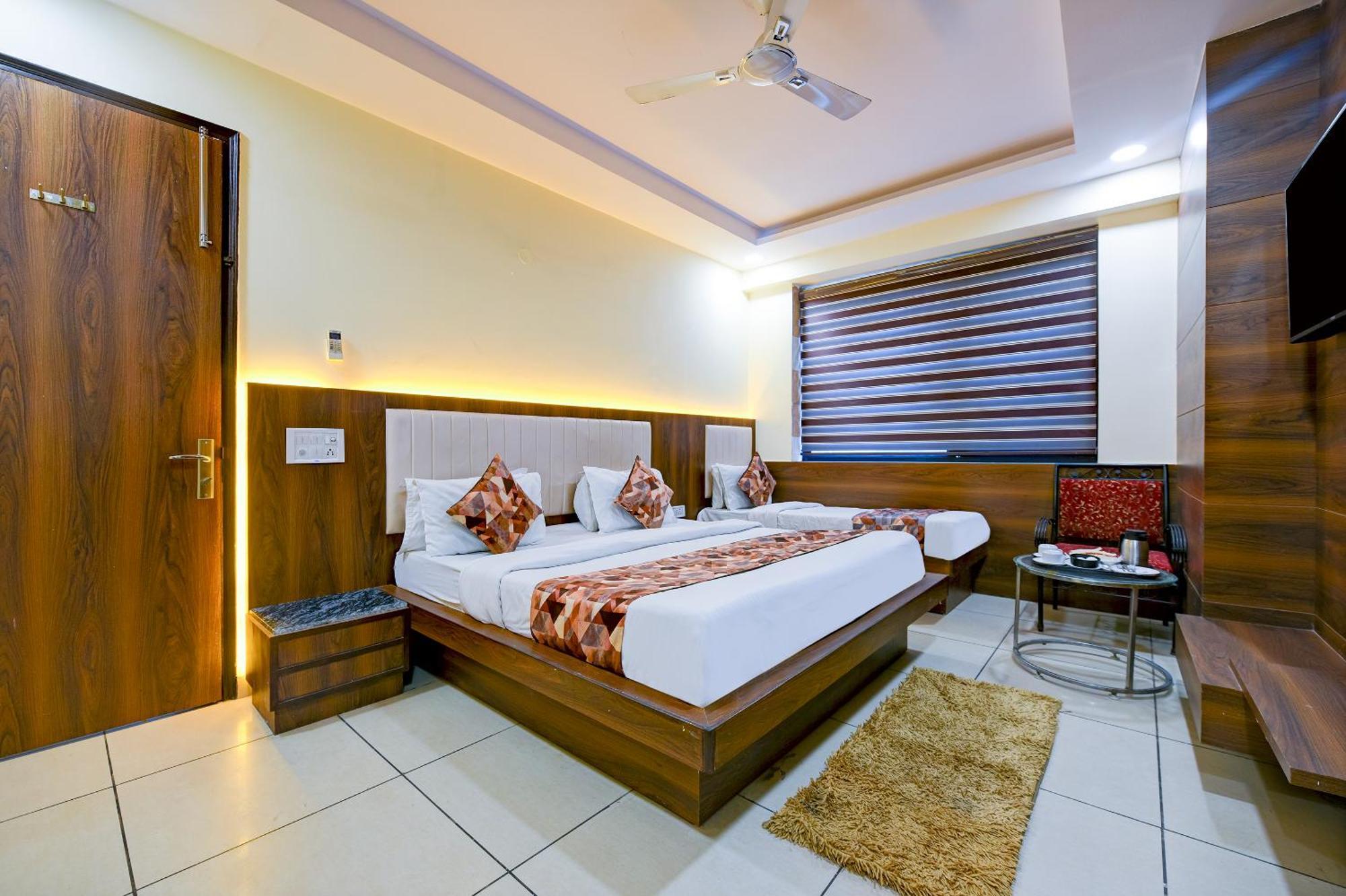 Hotel Le Grand - Walk-In From Rk Ashram Metro Station New Delhi Eksteriør bilde